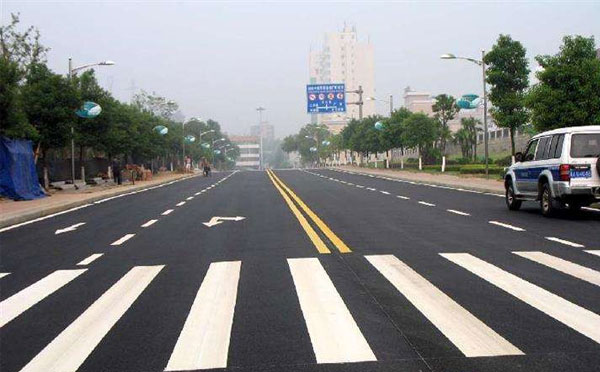標(biāo)線(xiàn)涂料在環(huán)氧地坪項(xiàng)目中的選擇與應(yīng)用